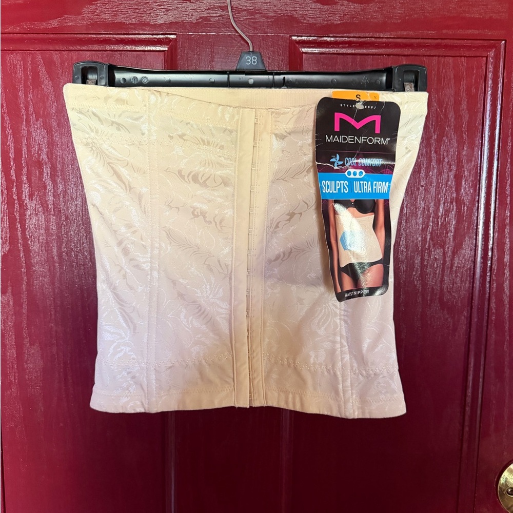 Maidenform Beige Ultra Firm Sculpting Waist Cincher